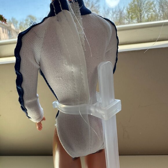 University Barbie Georgetown University Cheerleader Doll 1996 Mattel 17749 - Picture 12 of 13